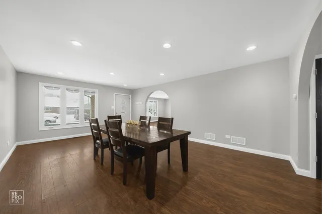 $375,500 | 7850 McVicker Avenue, Burbank, IL 60459