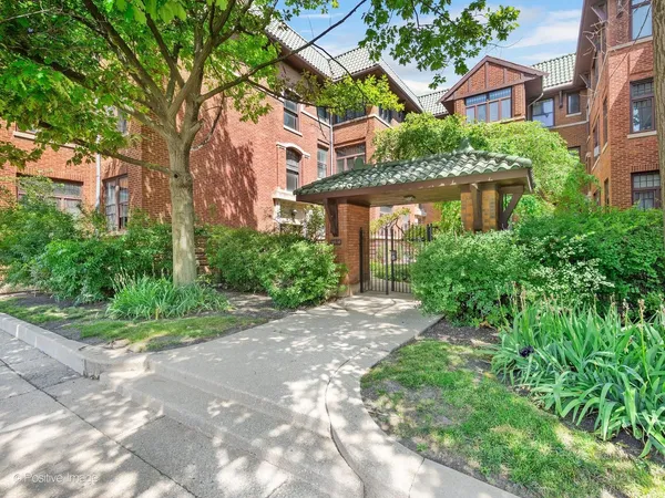 $175,000 | 1150 Washington Boulevard, Unit 2, Oak Park, IL 60302