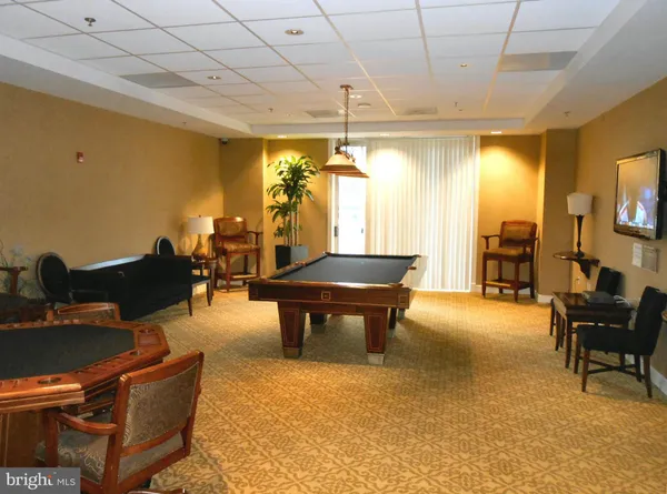 $2,050 | 2726 Gallows Road, Unit 112, Vienna, VA 22180