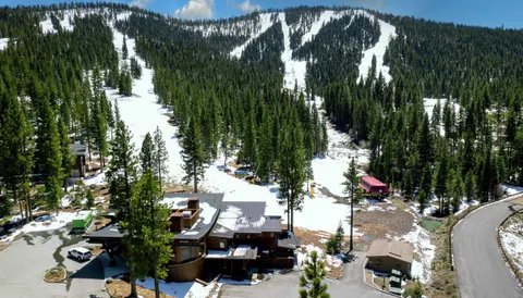 $7,500,000 | 8076 Villandry Drive, Truckee, CA 96161