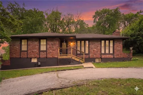 $285,000 | 2905 Linden Drive, Kansas City, KS 66106