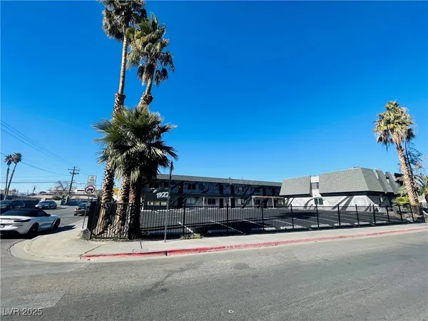 $1,095 | 1922 Fairfield 1 Avenue, Unit 102, Las Vegas, NV 89102