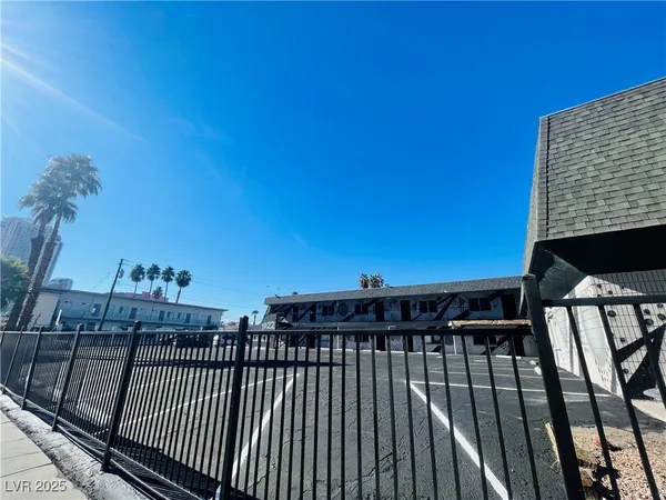 $1,095 | 1922 Fairfield 1 Avenue, Unit 102, Las Vegas, NV 89102