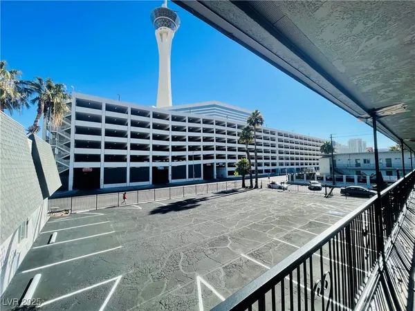 $1,095 | 1922 Fairfield 1 Avenue, Unit 102, Las Vegas, NV 89102