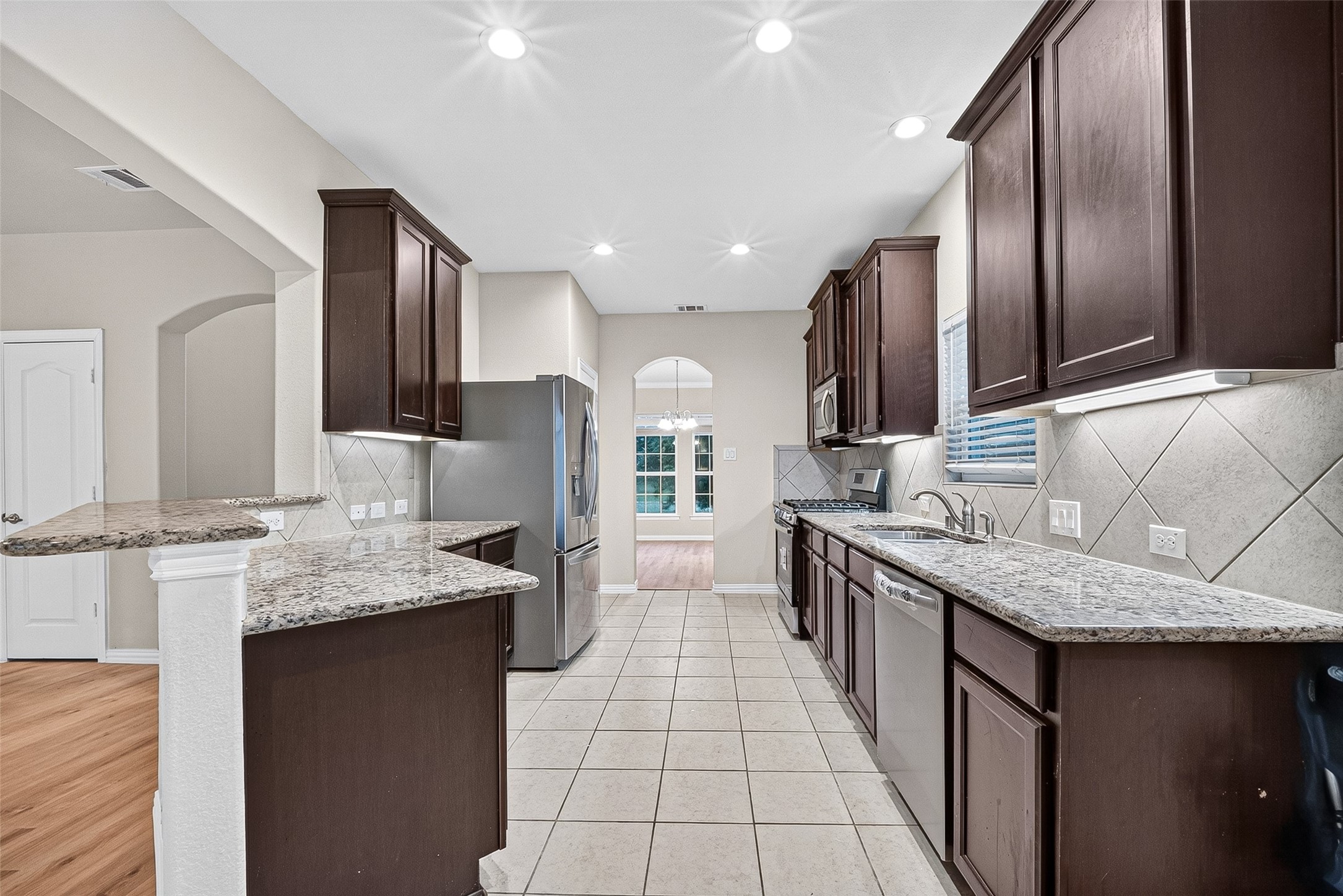 10015 Chase Court Baytown, TX 77521 - Photo 15 of 49