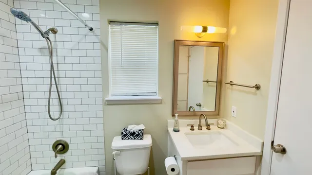 $2,500 | 2902 Cole Street, Unit 311, Austin, TX 78705