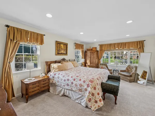 $1,630,000 | 819 South Beverly Lane, Arlington Heights, IL 60005