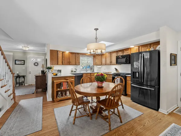 $1,630,000 | 819 South Beverly Lane, Arlington Heights, IL 60005