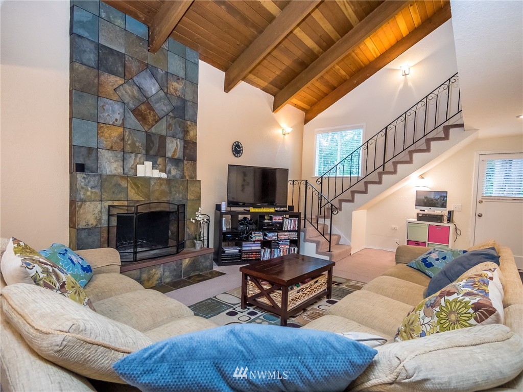 17528 20th Drive Southeast Bothell, WA 98012 - Photo 3 of 16 Gallery Image 3