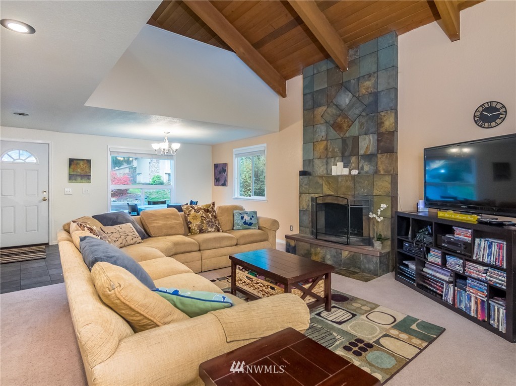 17528 20th Drive Southeast Bothell, WA 98012 - Photo 4 of 16 Gallery Image 4