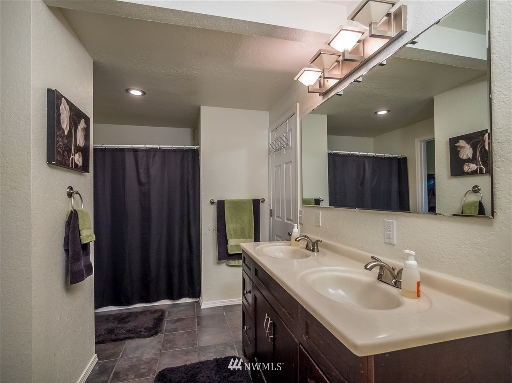 17528 20th Drive Southeast Bothell, WA 98012 - Photo 9 of 16 Gallery Image 9