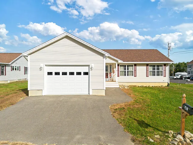 $390,000 | 18 Hunter Drive, Hermon, ME 04401