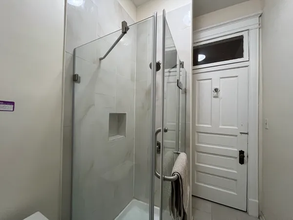 $3,600 | 1359 East 57th Street, Unit 1, Chicago, IL 60637