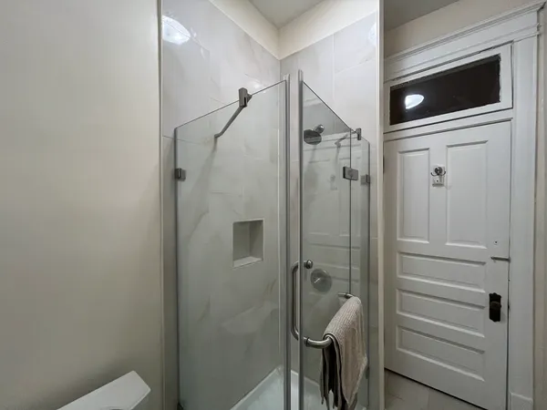 $3,600 | 1359 East 57th Street, Unit 1, Chicago, IL 60637