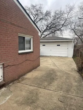 $1,500 | 8254 Milburn Street, Westland, MI 48185