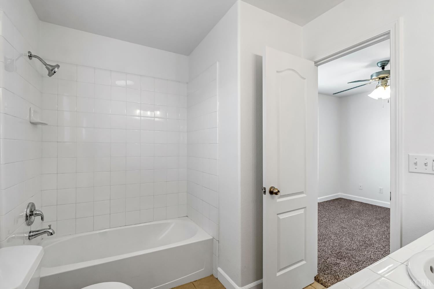988 Privilege Way Lemoore, CA 93245 - Photo 32 of 45 Gallery Image 32