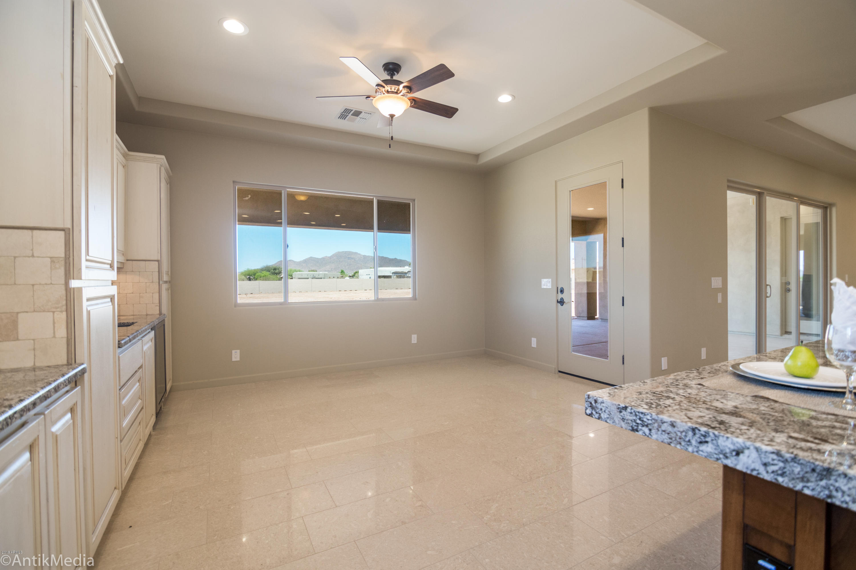 2820 West Irvine Road Phoenix, AZ 85086 - Photo 13 of 45 Dine with a View