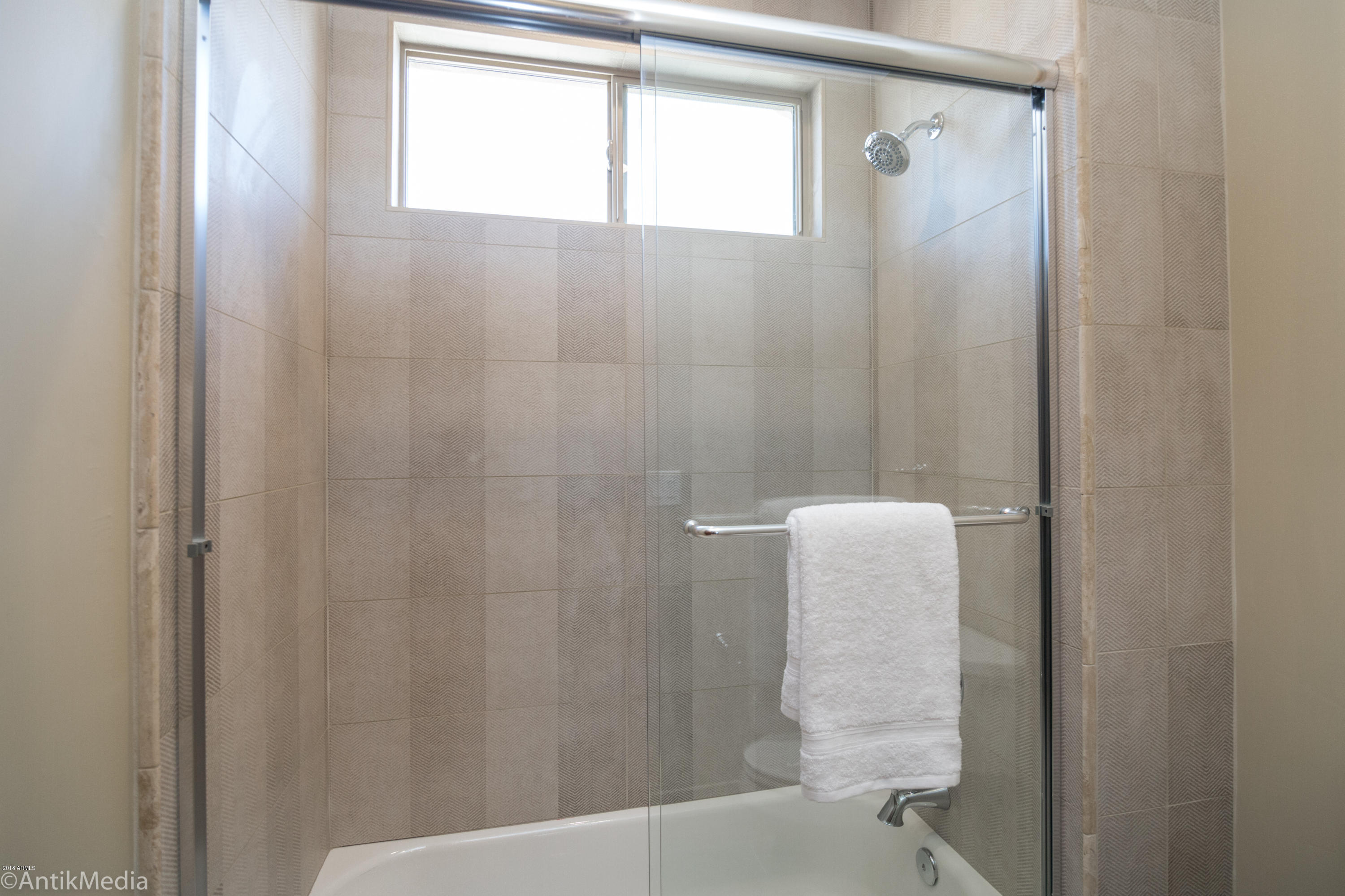 2820 West Irvine Road Phoenix, AZ 85086 - Photo 31 of 45 Bath 3 Tub & Shower
