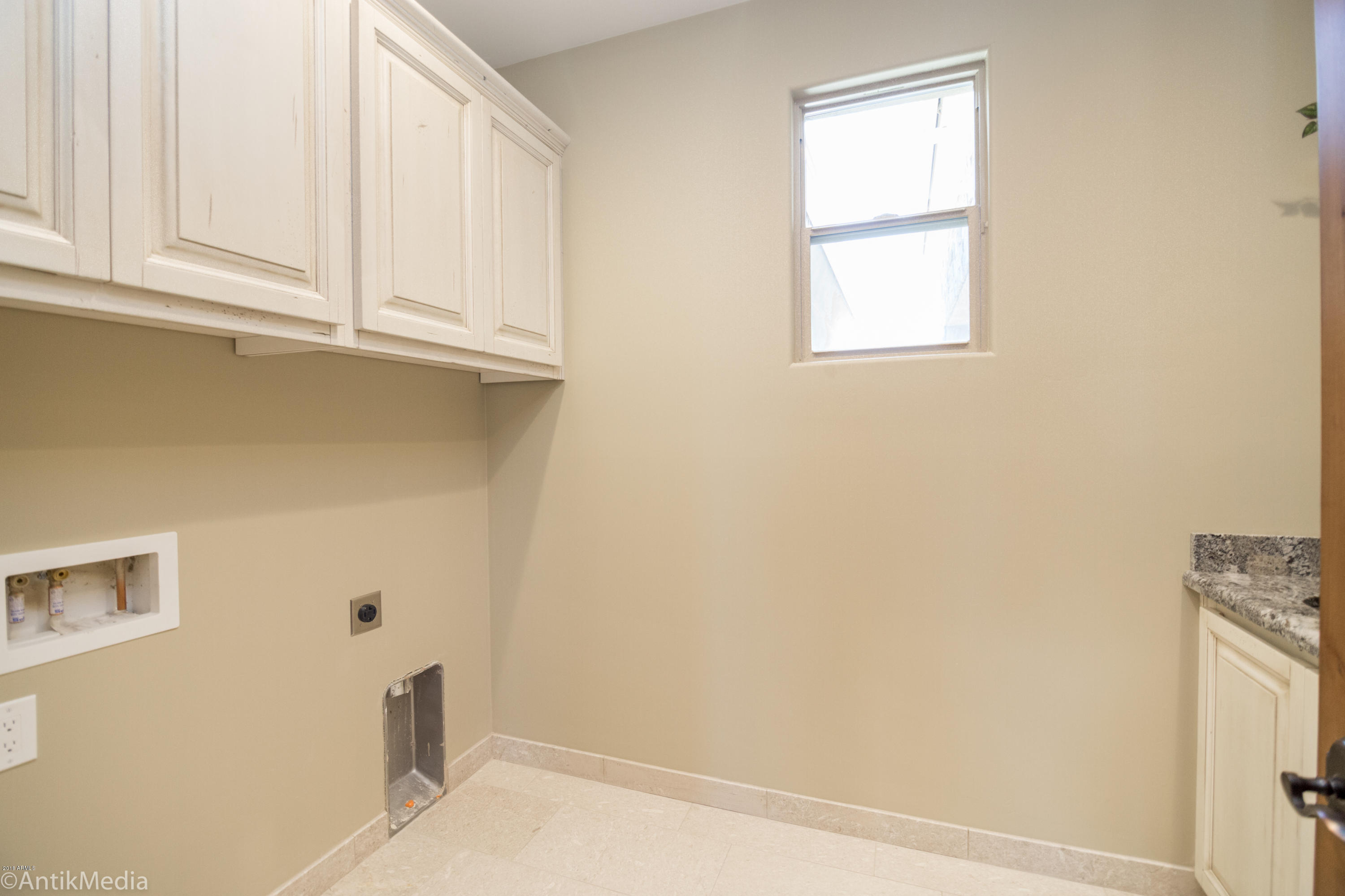 2820 West Irvine Road Phoenix, AZ 85086 - Photo 40 of 45 Laundry Center