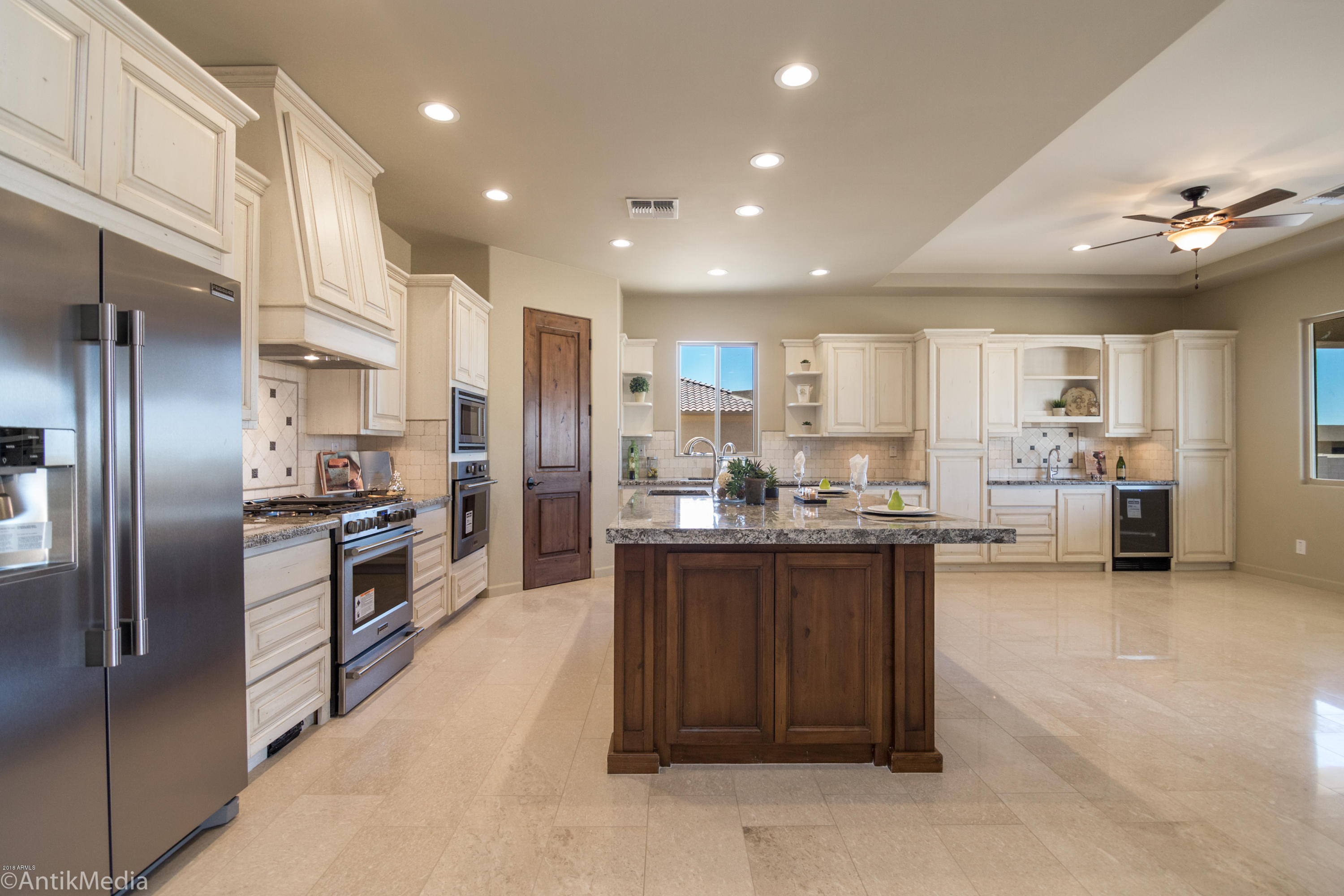 2820 West Irvine Road Phoenix, AZ 85086 - Photo 9 of 45 Today's Luxurious Kitchen Finishes