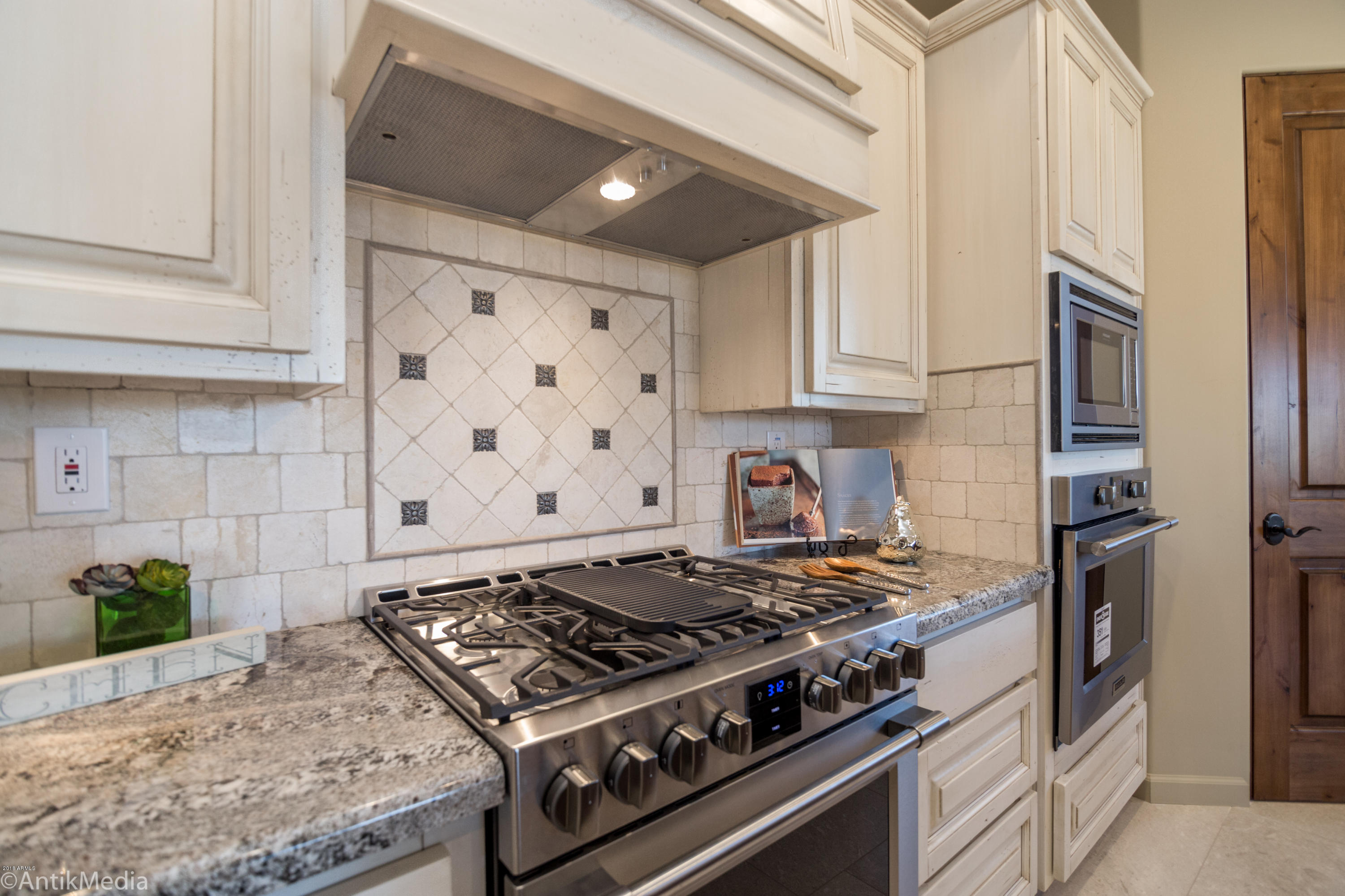 2820 West Irvine Road Phoenix, AZ 85086 - Photo 10 of 45 Beautifully Appointed Custom Kitchen
