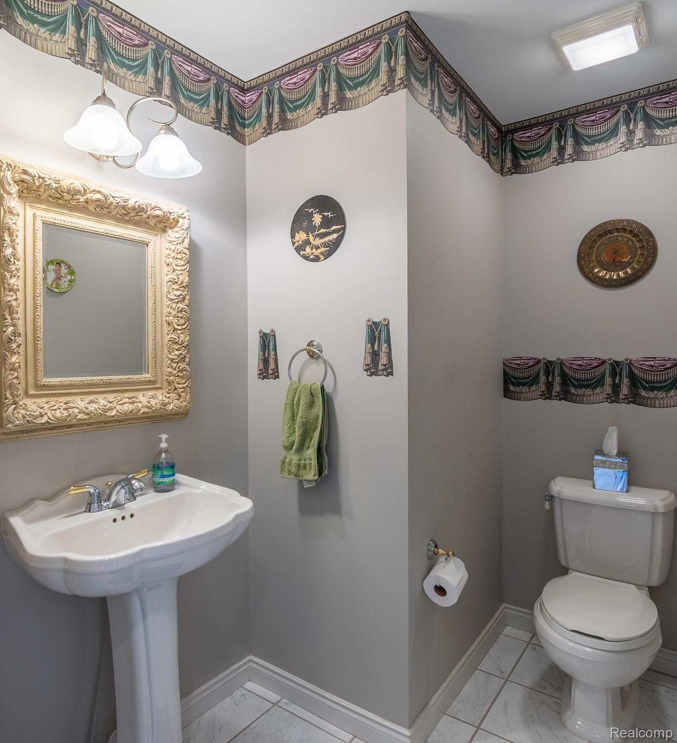 2231 Crystal Drive, Unit 25 Rochester, MI 48309 - Photo 15 of 41 2231 Crystal Drive_15.jpg