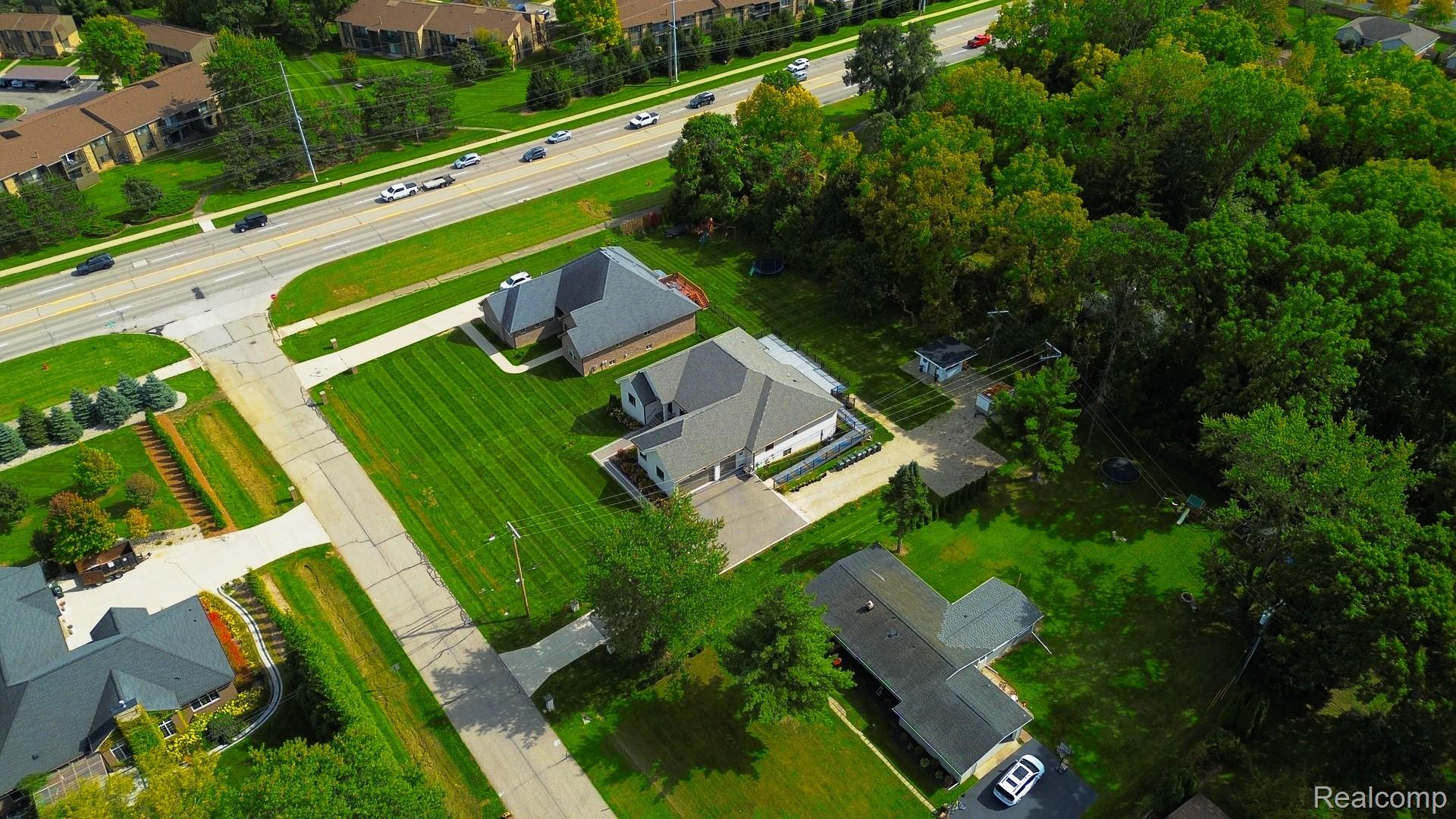 39 Stark Road Rochester, MI 48307 - Photo 68 of 70 Overhead 2.jpg