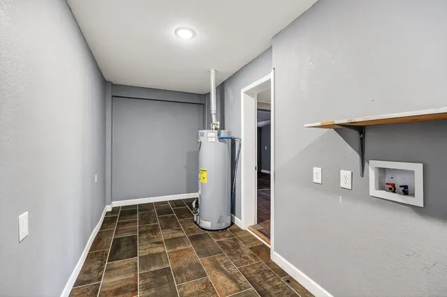 $309,900 | 6940 South York Highway, Clarkrange, TN 38553