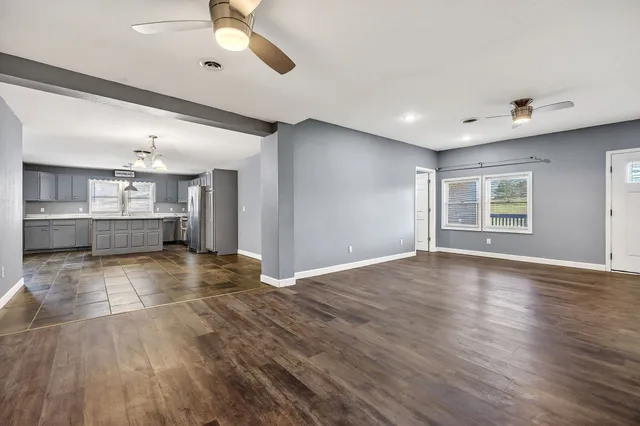 $309,900 | 6940 South York Highway, Clarkrange, TN 38553