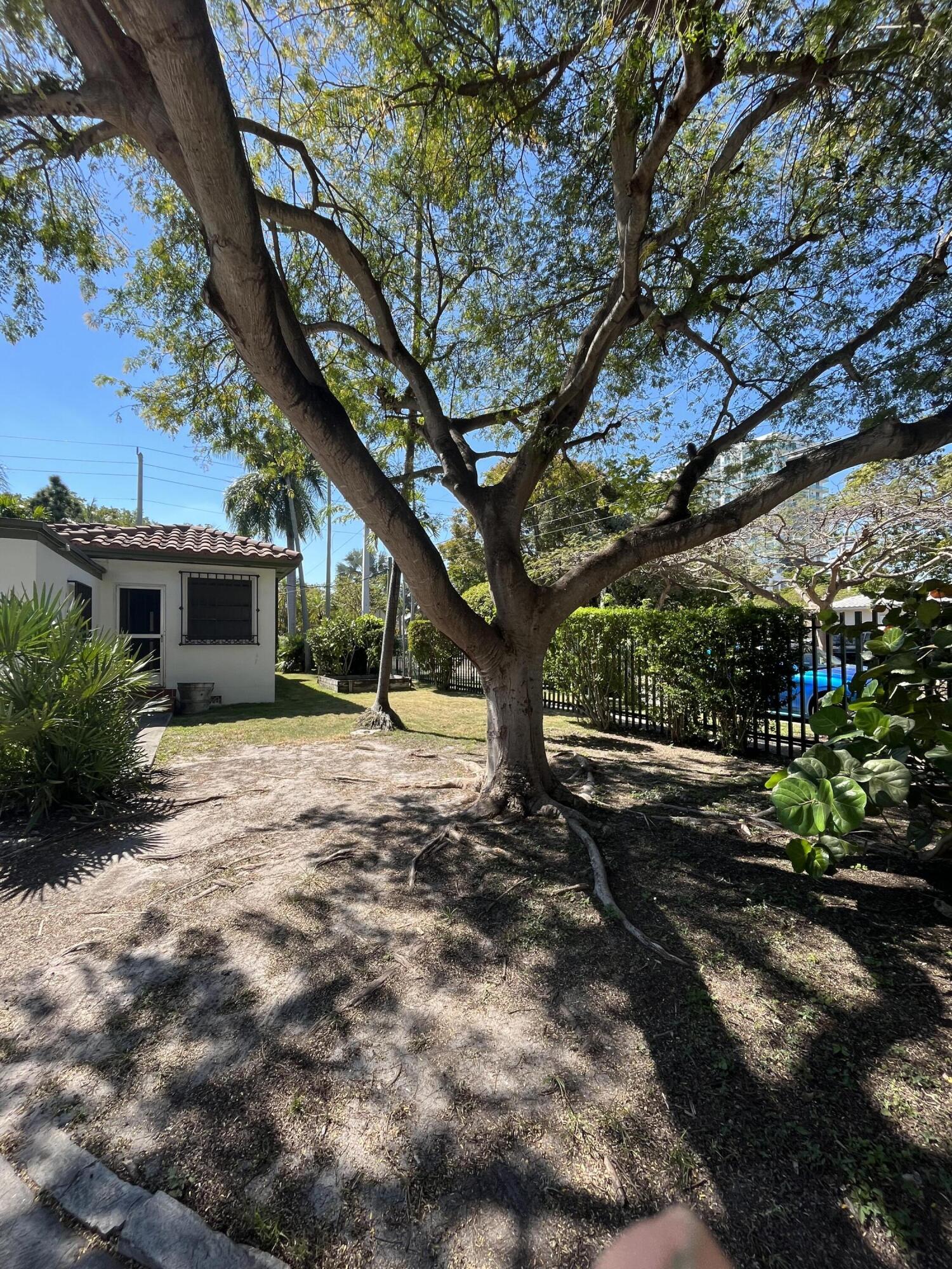 175 Southwest 25th Road Miami, FL 33129 - Photo 2 of 10 IMG_0476