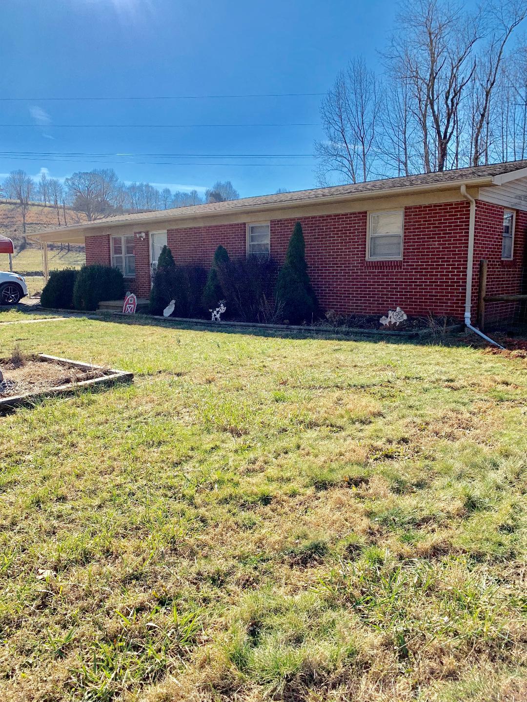 835 Iron Works Road Harrogate, TN 37752 - Photo 4 of 25 Front exterior side