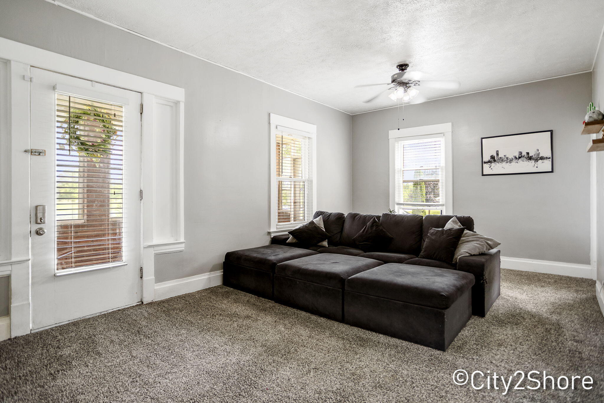 2235 Roys Avenue Southwest Wyoming, MI 49519 - Photo 12 of 81 Living Room