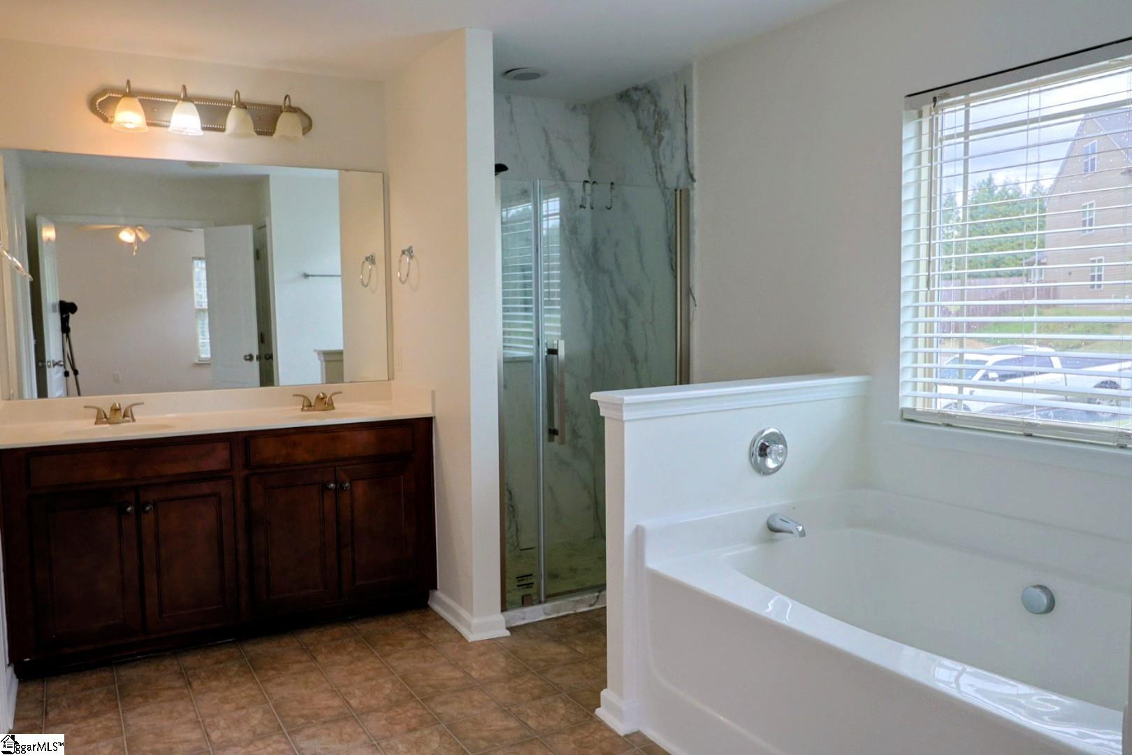 314 Park Ridge Circle Greer, SC 29651 - Photo 12 of 21 Gallery Image 12