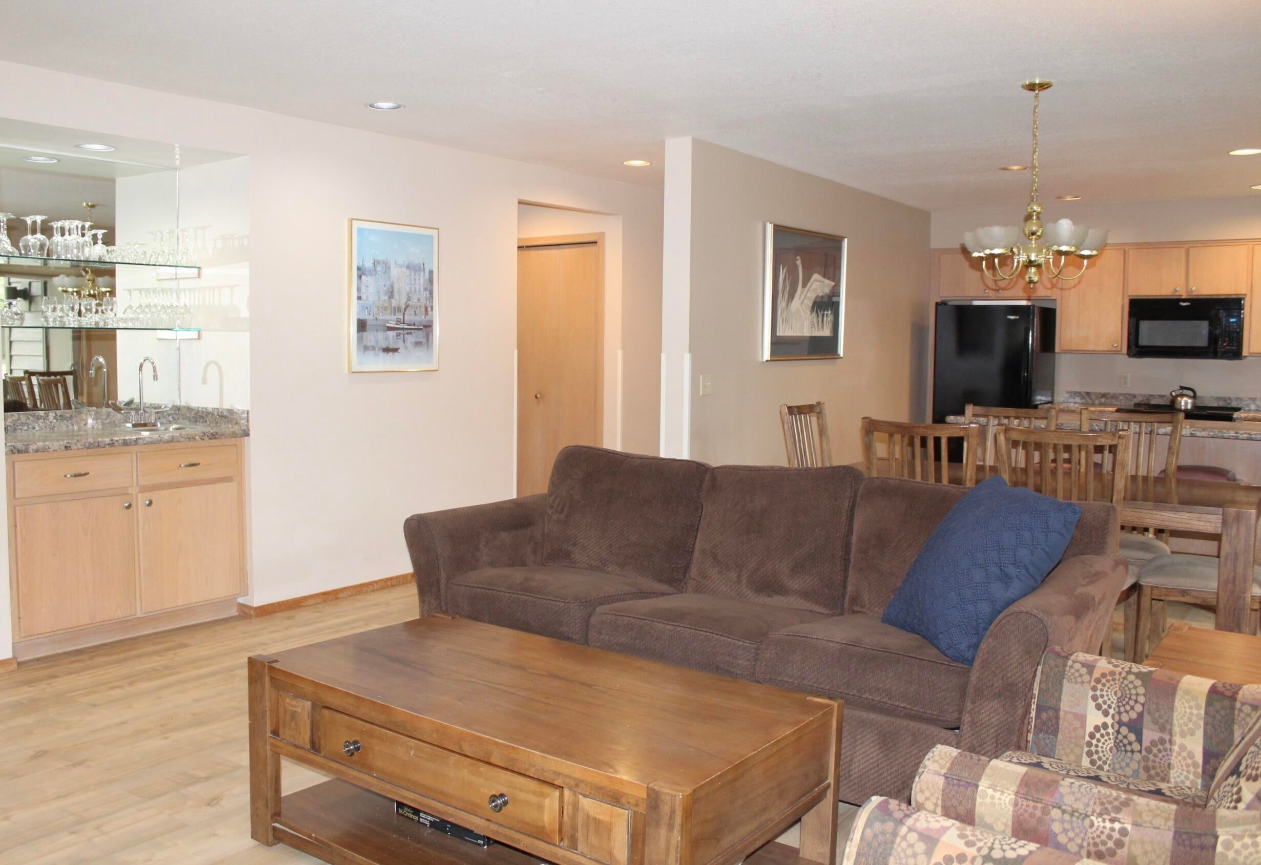57367 Beaver Ridge Loop, Unit 25B Sunriver, OR 97707 - Photo 6 of 22 X