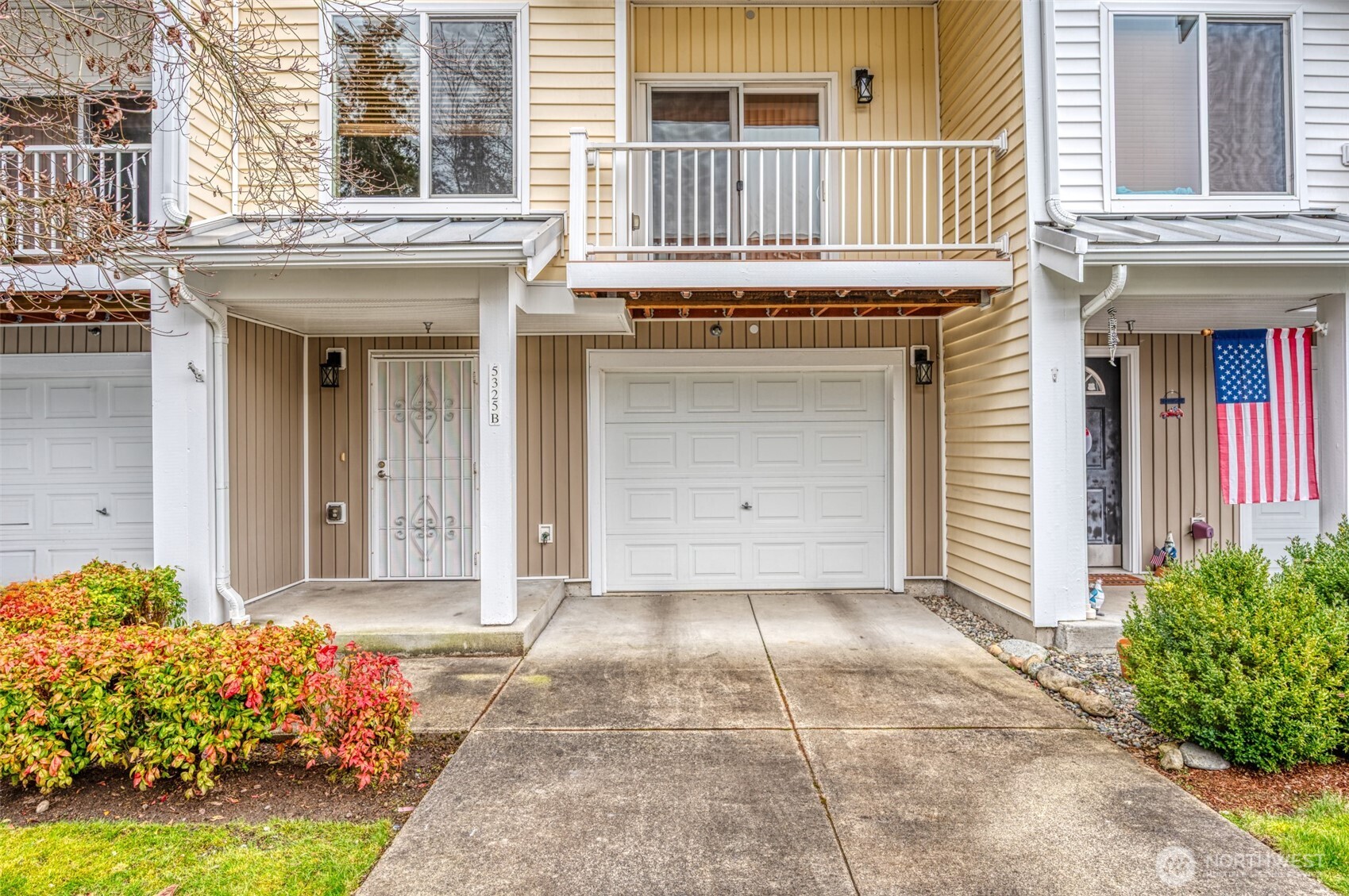 5325 Military Road East, Unit B Tacoma, WA 98446 - Photo 2 of 25