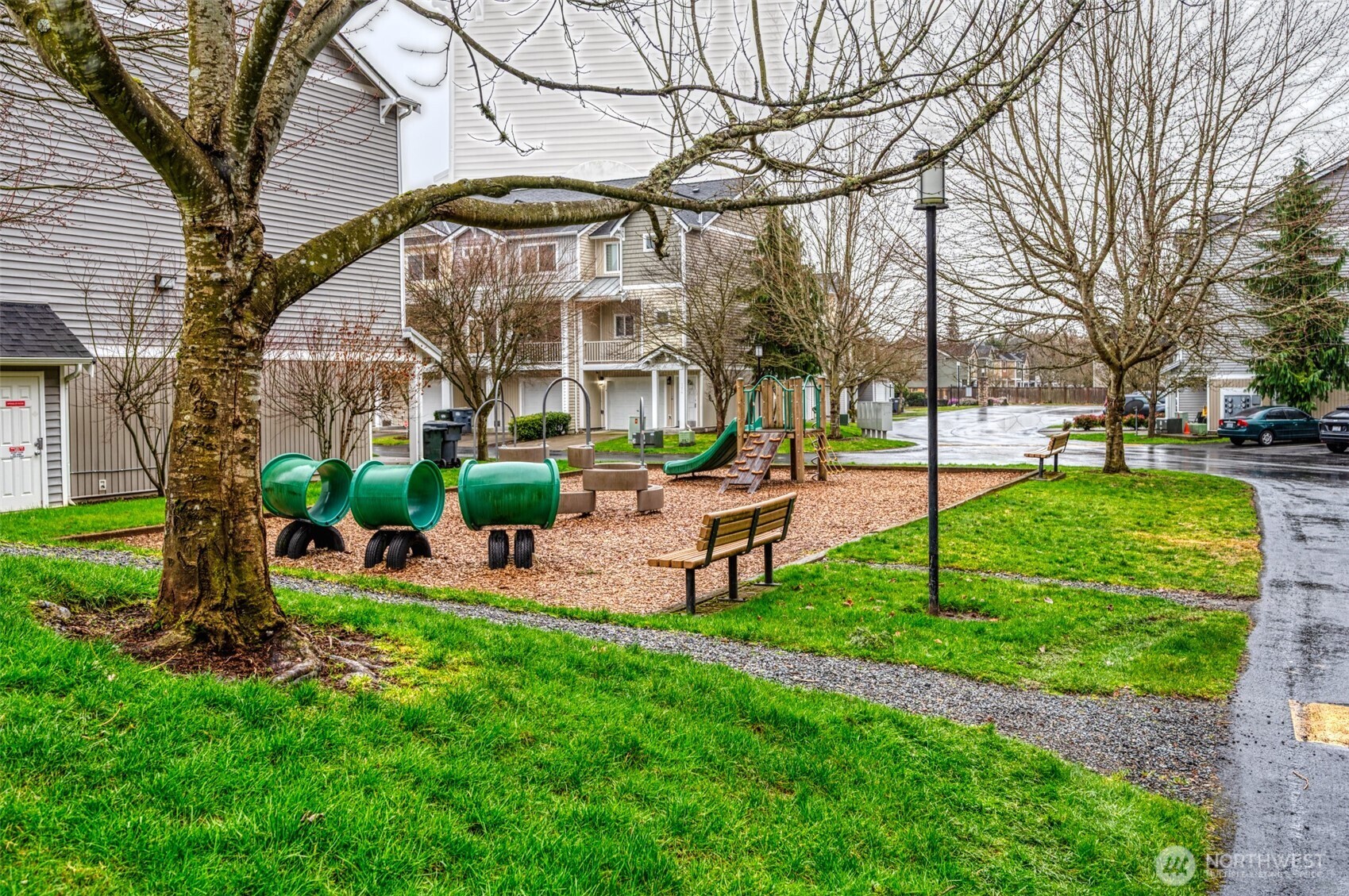 5325 Military Road East, Unit B Tacoma, WA 98446 - Photo 25 of 27 a view of a backyard with sitting area