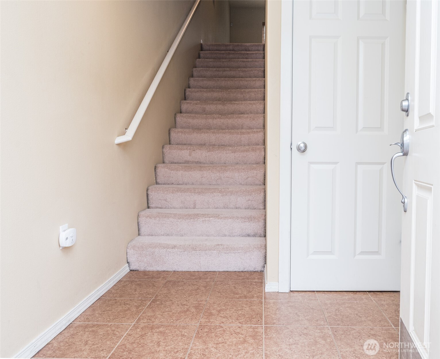 5325 Military Road East, Unit B Tacoma, WA 98446 - Photo 3 of 25