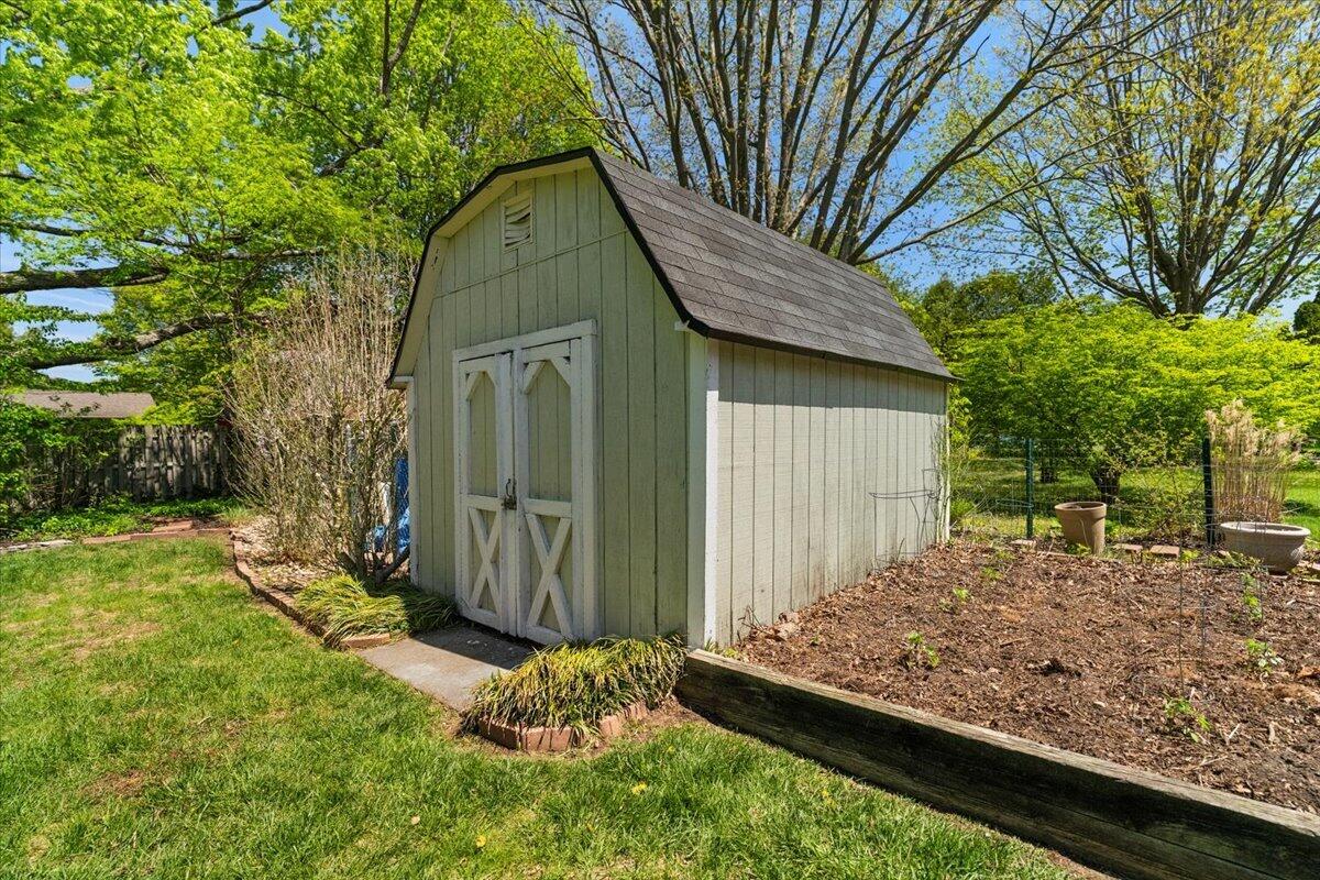 2139 Brown School Road St. Joseph, MI 49085 - Photo 31 of 34 Shed