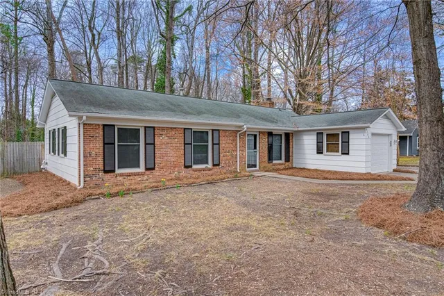 $1,850 | 5105 Amberhill Drive, Greensboro, NC 27455