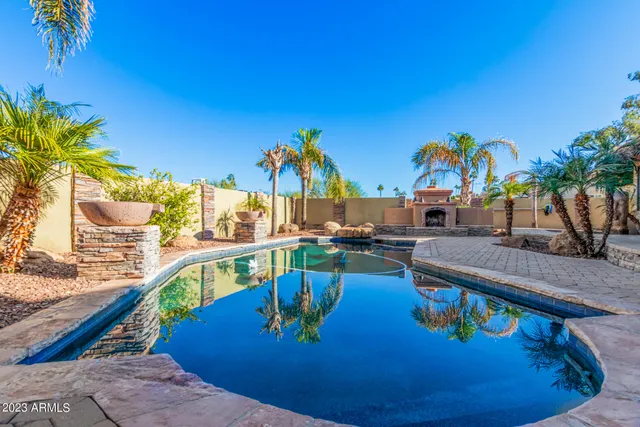 $649,900 | 956 East Marconi Avenue, Phoenix, AZ 85022