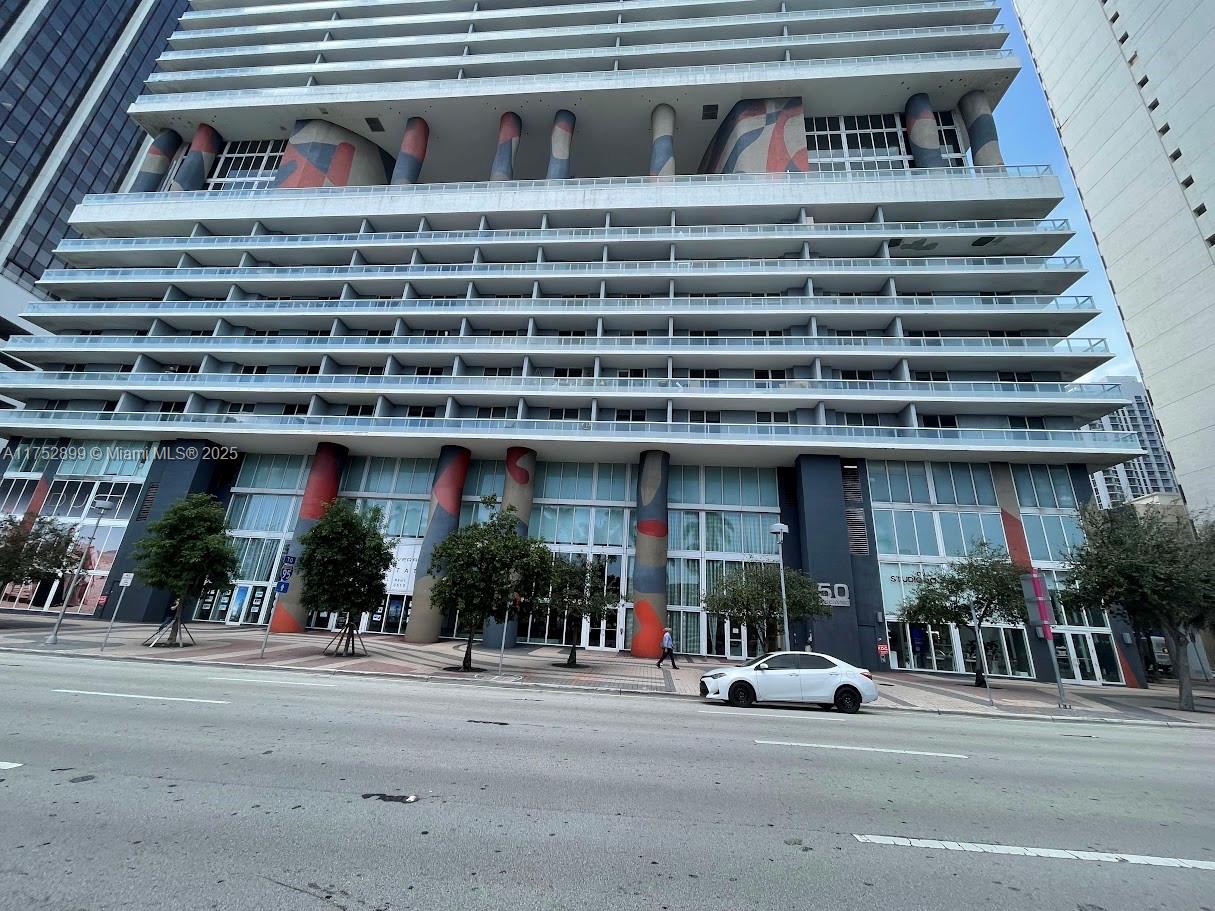 50 Biscayne Boulevard, Unit 4105 Miami, FL 33132 - Photo 31 of 41 a view of a building along a street