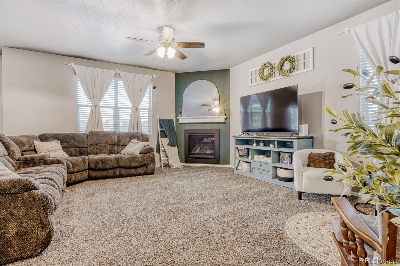 2211 Shadow Rider Circle Castle Rock, CO 80104 - Photo 9 of 44