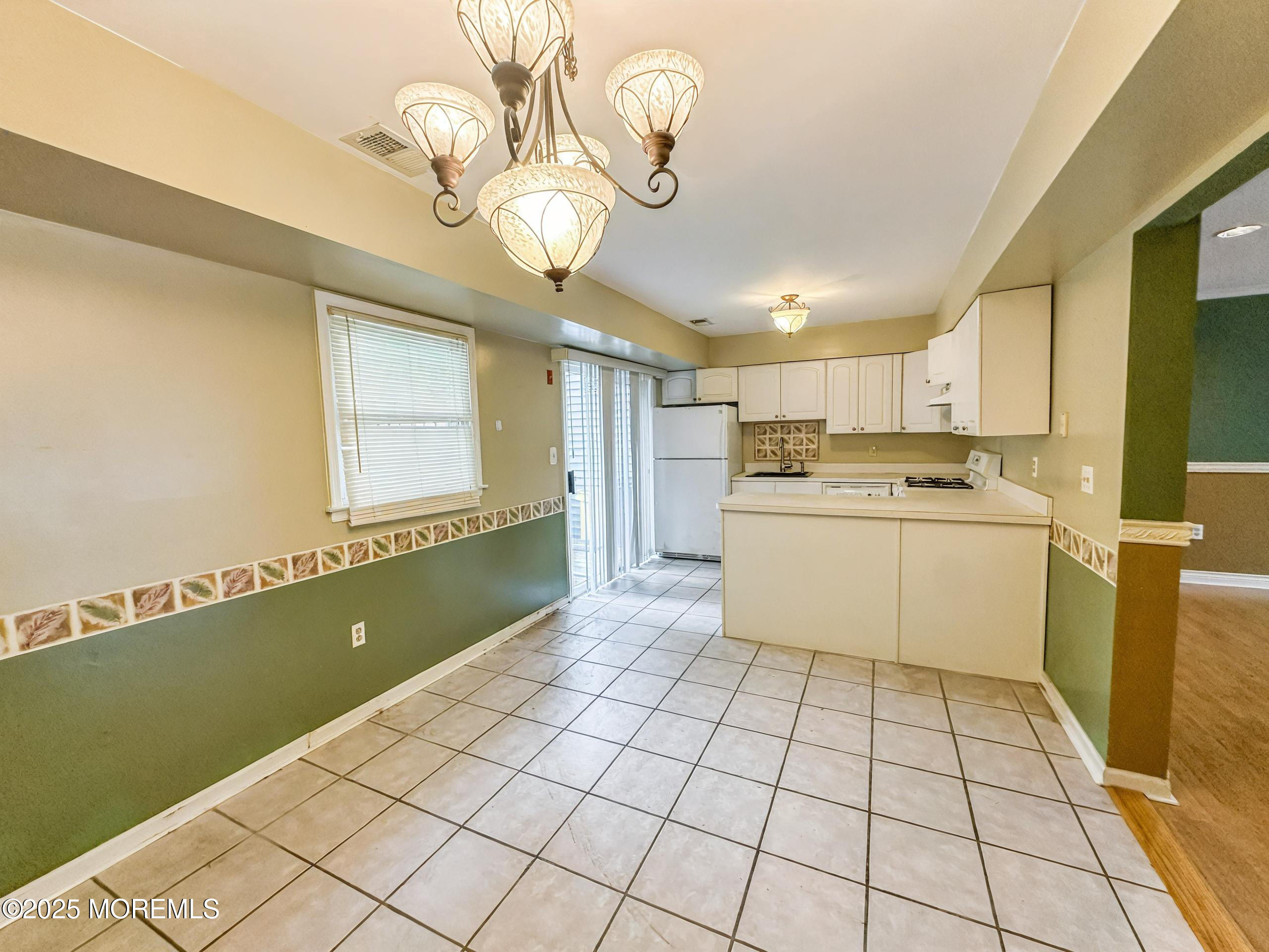 48 Colonial Court Jackson, NJ 08527 - Photo 18 of 24 eat in
