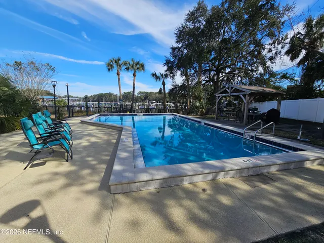 $259,200 | 1307 River Hills Circle East, Unit 16, Jacksonville, FL 32211