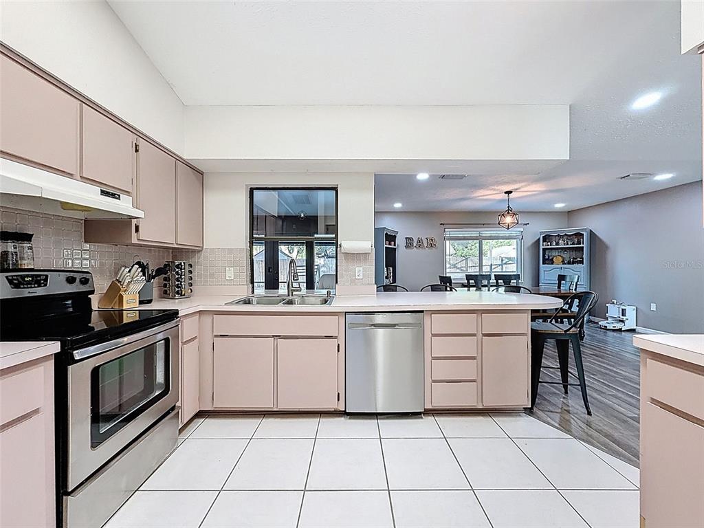4752 Meadowsweet Court New Port Richey, FL 34653 - Photo 12 of 52 Gallery Image 12