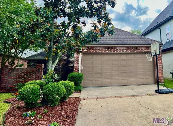 $340,000 | 6289 Tezcuco Court, Unit 206, Gonzales, LA 70737