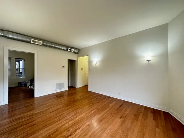 $2,100 | 1159 West Lunt Avenue, Unit 3, Chicago, IL 60626