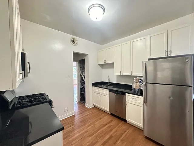 $2,100 | 1159 West Lunt Avenue, Unit 3, Chicago, IL 60626