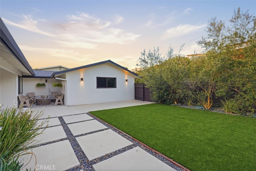 28723 Rothrock Drive Rancho Palos Verdes, CA 90275 - Photo 33 of 75 front gated courtyard and garden