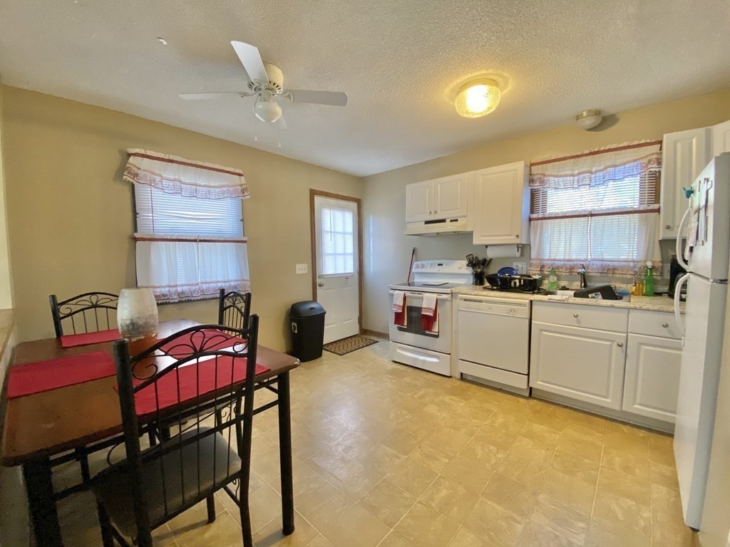 78-80 Beverly Lane Springfield, MA 01151 - Photo 4 of 15 Gallery Image 4